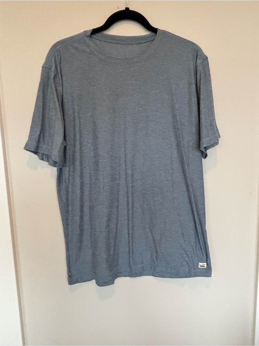 Vuori Men's Crew Tee in Heather Blue